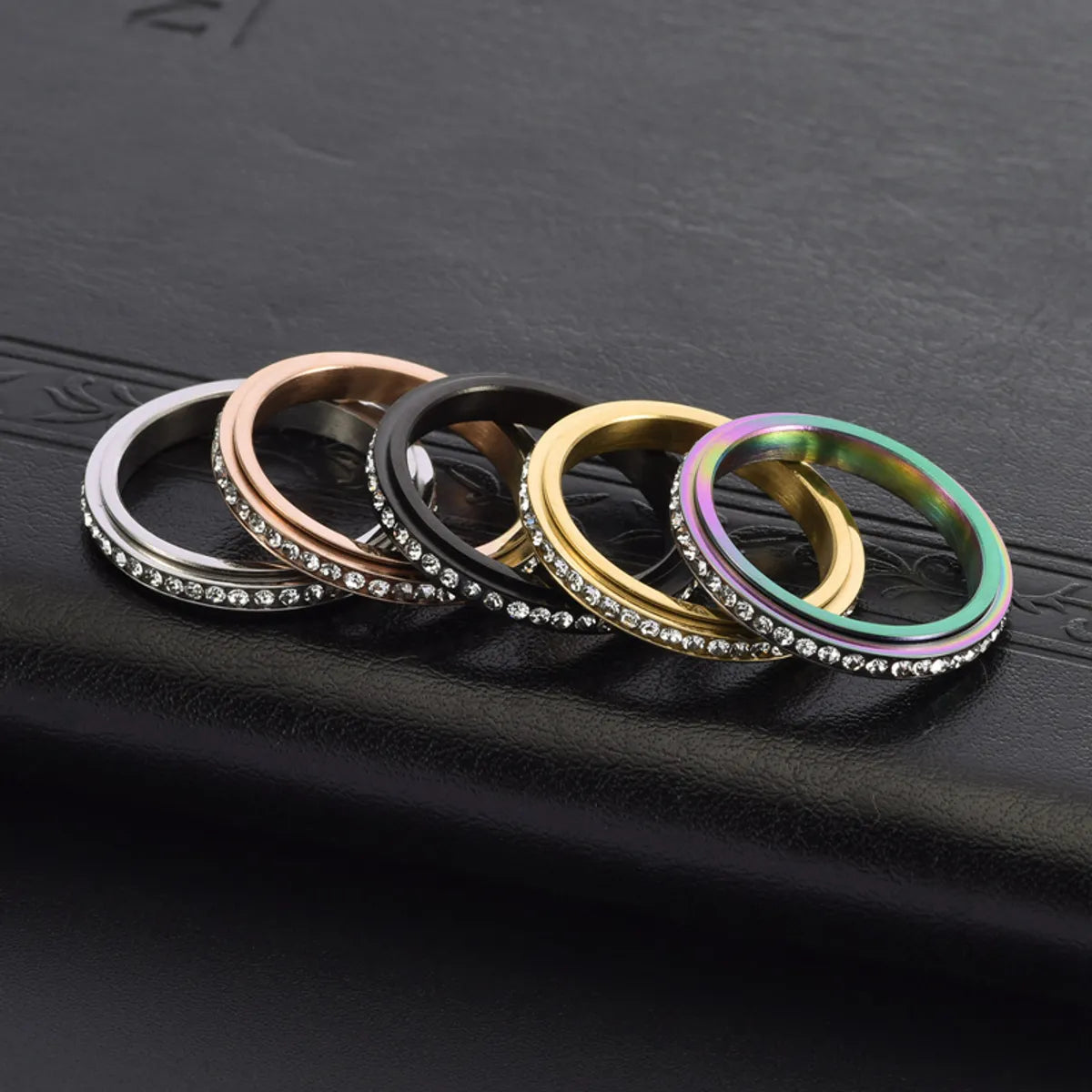 1 Piece Fashion Round Stainless Steel Inlay Zircon Rings