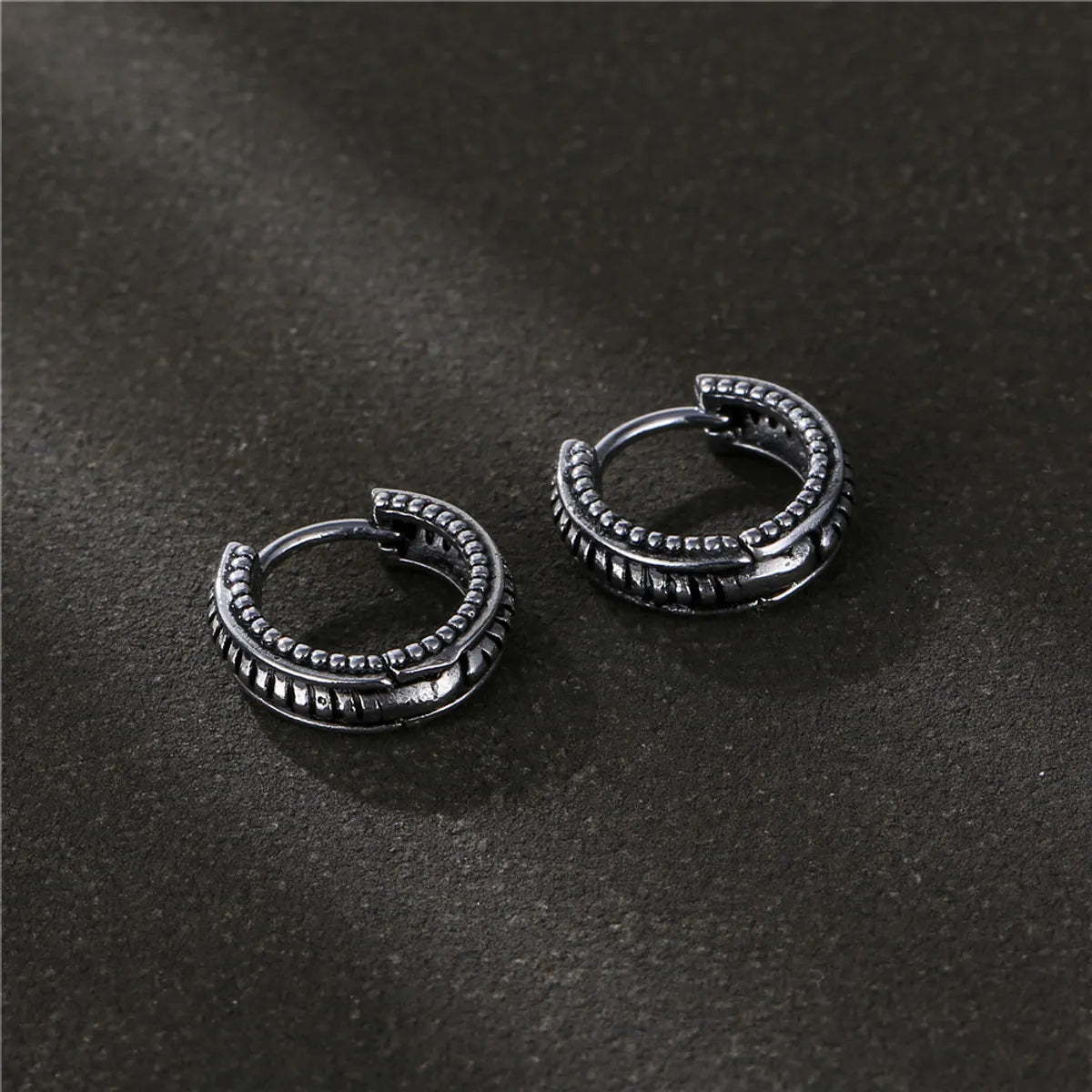 1 Piece Fashion Solid Color Titanium Steel Plating Men'S Earrings