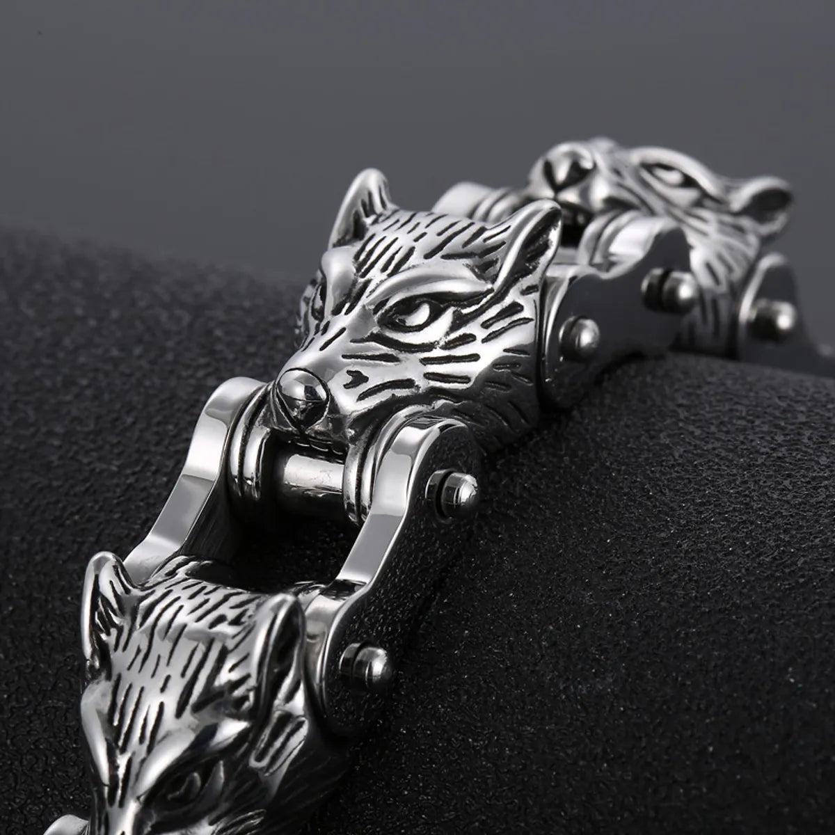 1 Piece Hip-hop Animal Wolf Titanium Steel Bracelets