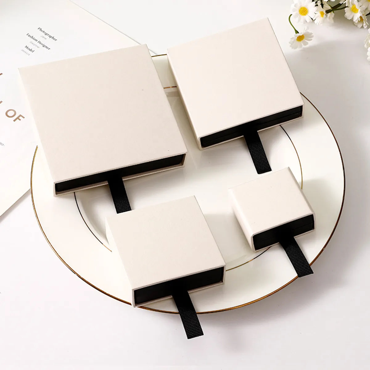 1 Piece Paper Simple Style Daily Solid Color Jewelry Boxes