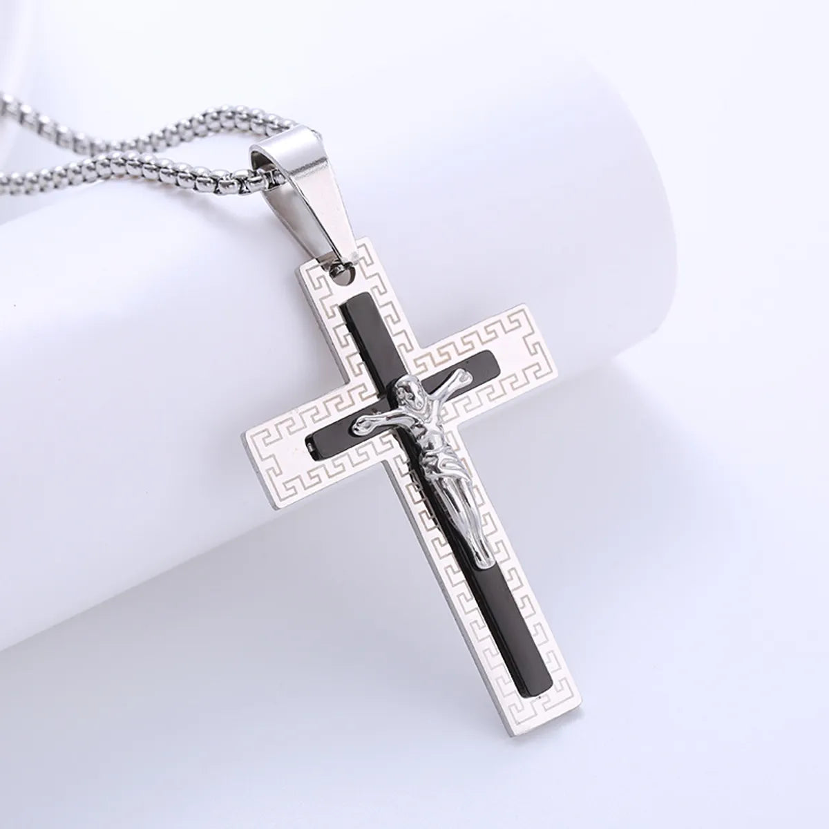 1 Piece Retro Cross Stainless Steel Polishing Zircon Pendant Necklace