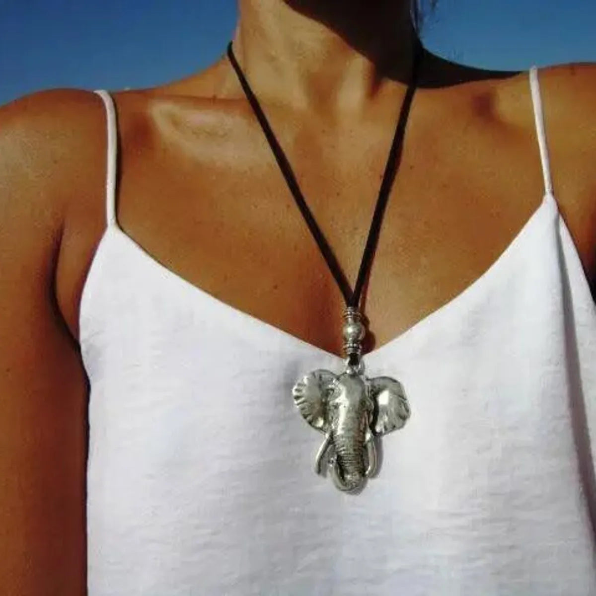 Retro Elephant Alloy Handmade Women's Pendant Necklace