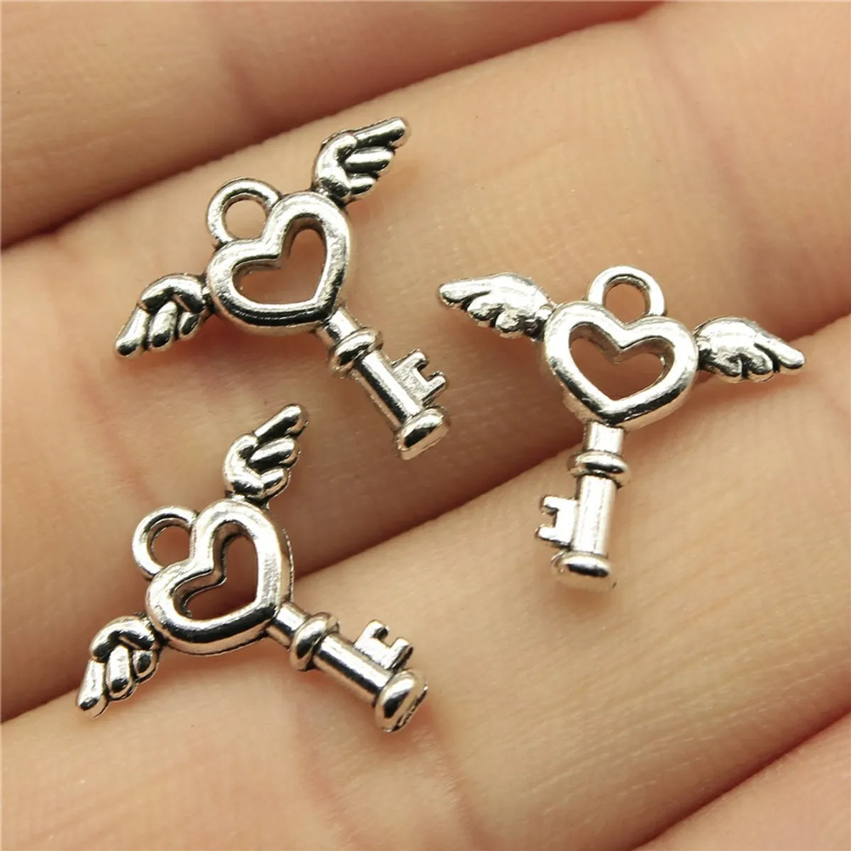 1 Piece Retro Heart Shape Wings Key Alloy Plating Pendant Jewelry Accessories