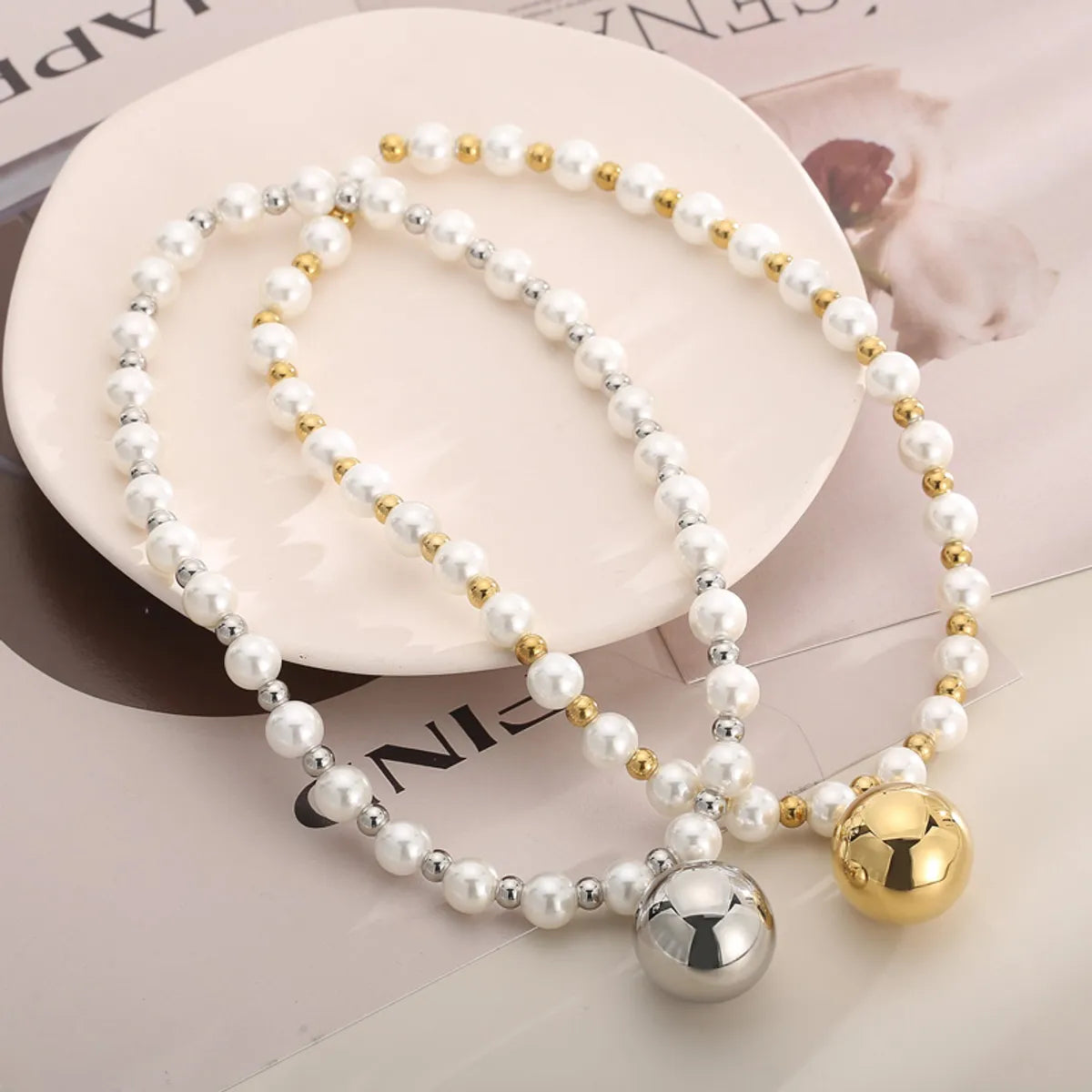 1 Piece Retro Round Stainless Steel Imitation Pearl Plating Pendant Necklace