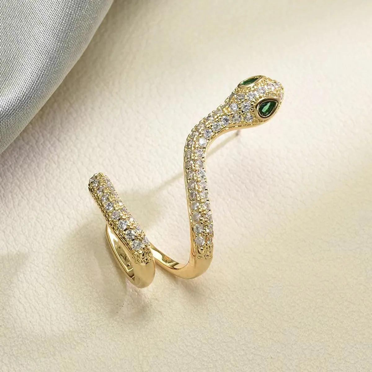 1 Piece Retro Snake Leopard Inlay Copper Zircon Ear Clips