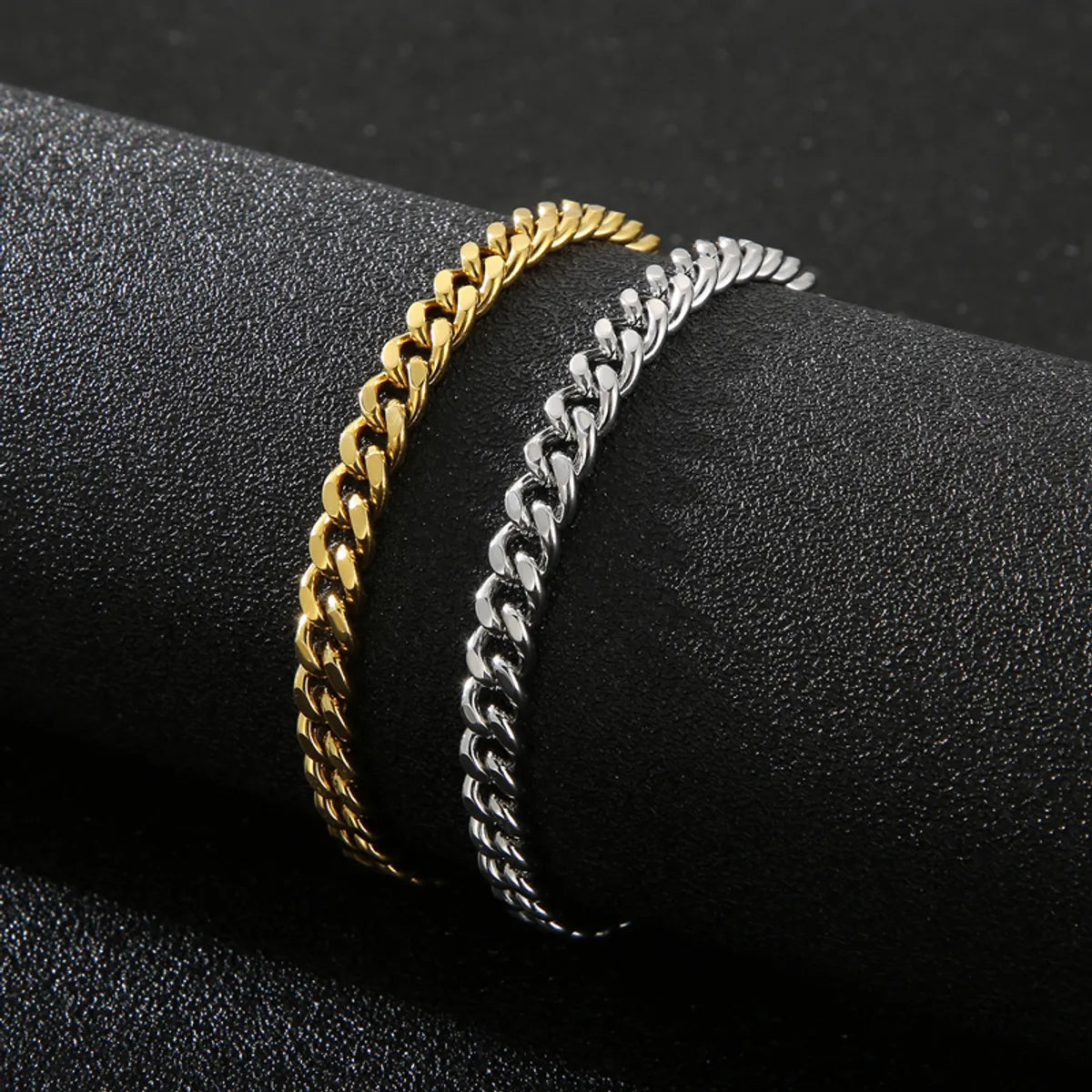 1 Piece Retro Solid Color Titanium Steel Plating 18k Gold Plated Men'S Bracelets