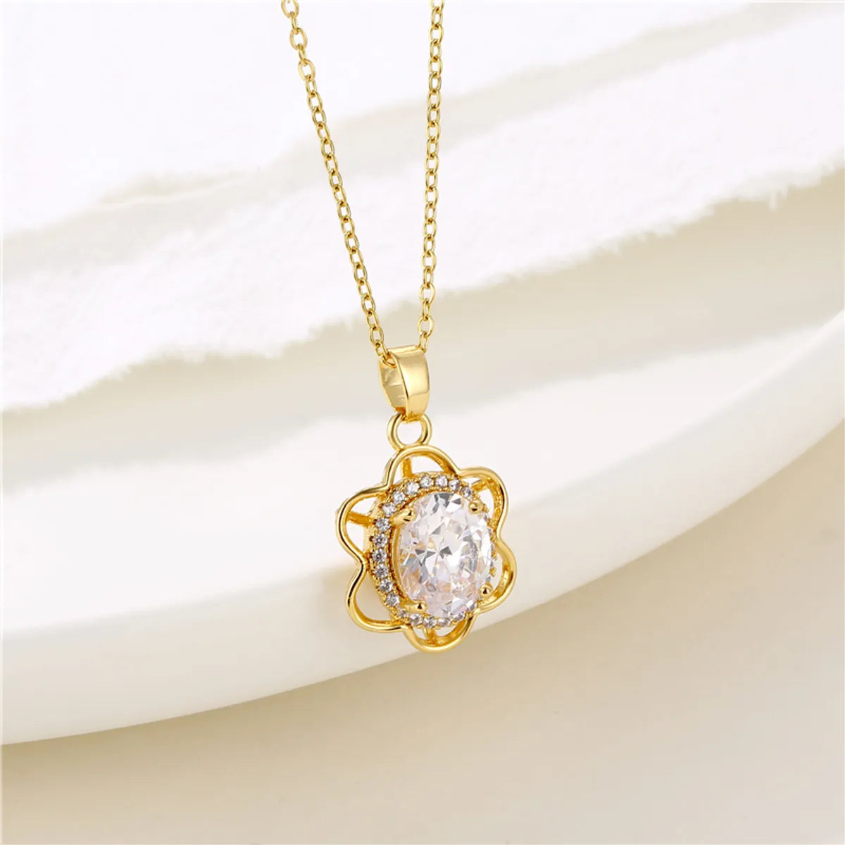 Retro Water Droplets Heart Shape Snowflake Stainless Steel Titanium Steel Plating Inlay Zircon 18k Gold Plated Gold Plated Pendant Necklace