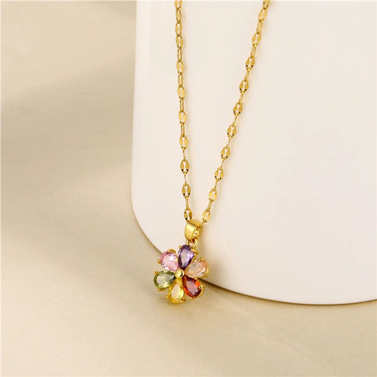 Shiny Flower Stainless Steel Brass 18k Gold Plated Gold Plated Zircon Pendant Necklace In Bulk