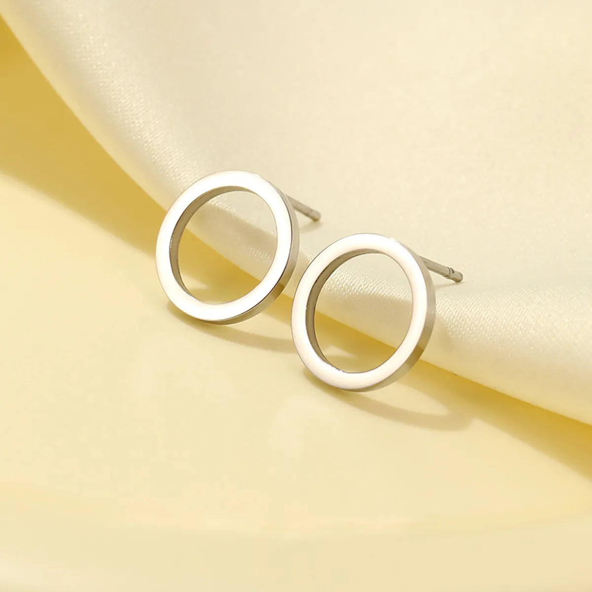 1 Piece Simple Style Circle Solid Color Stainless Steel Ear Studs