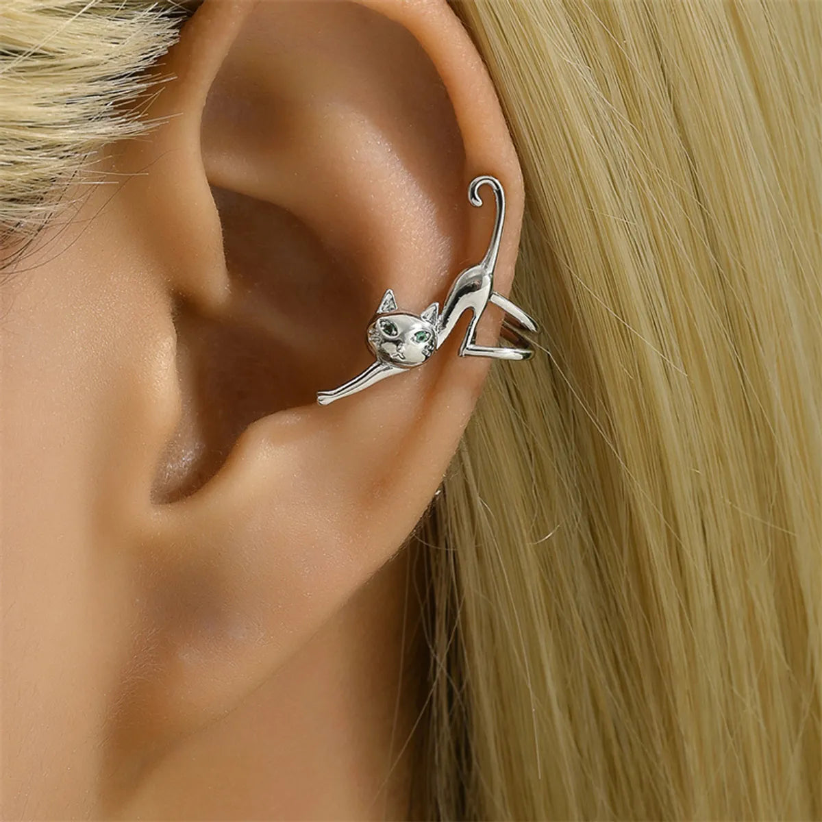 1 Piece Simple Style Classic Style Animal Inlay Alloy Artificial Rhinestones Ear Cuffs