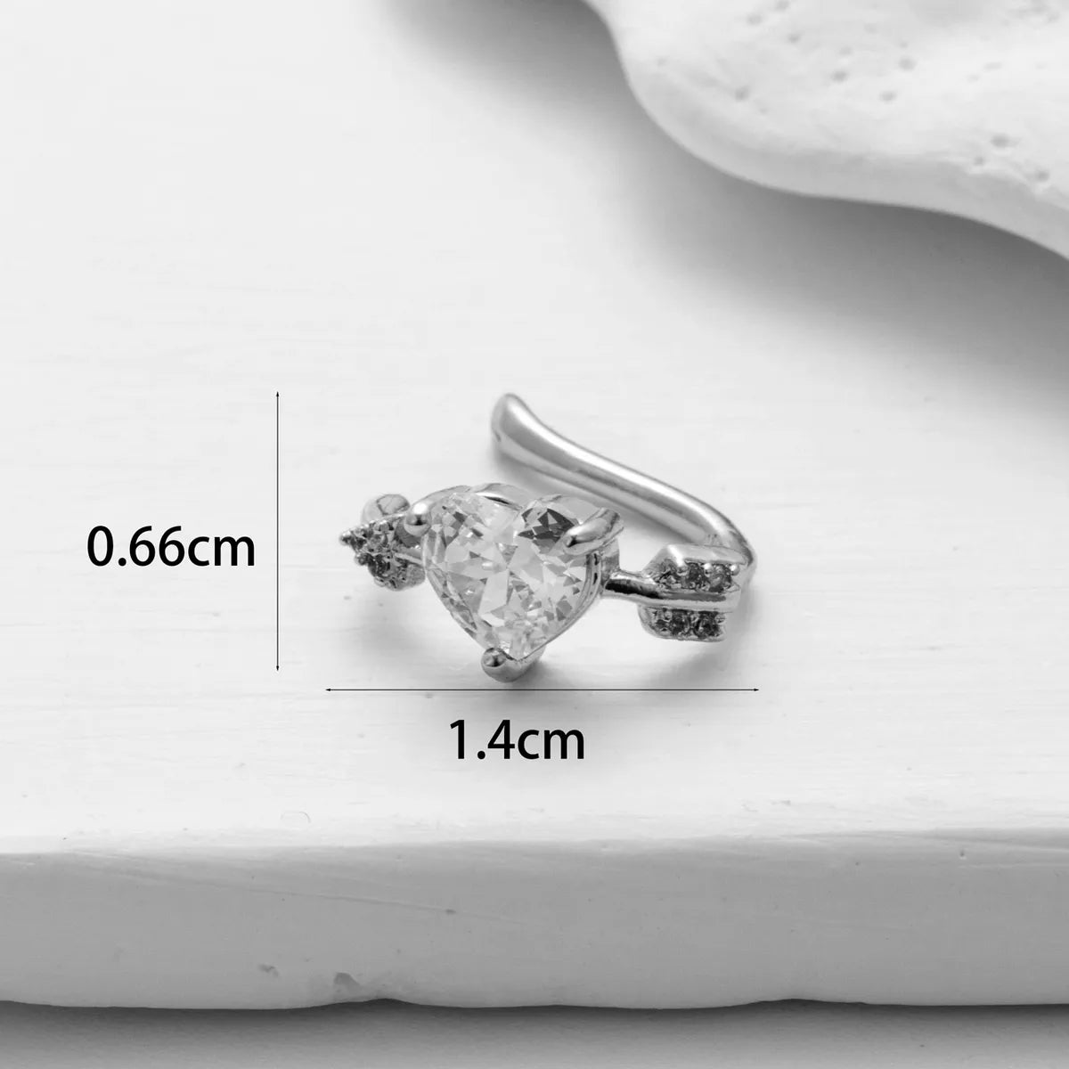 1 Piece Simple Style Classic Style Heart Shape Flower Bow Knot Inlay Copper Zircon Ear Cuffs