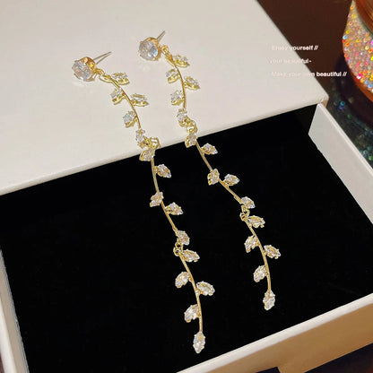 1 Piece Simple Style Classic Style Leaf Lines Plating Inlay Copper Zircon 18K Gold Plated Drop Earrings