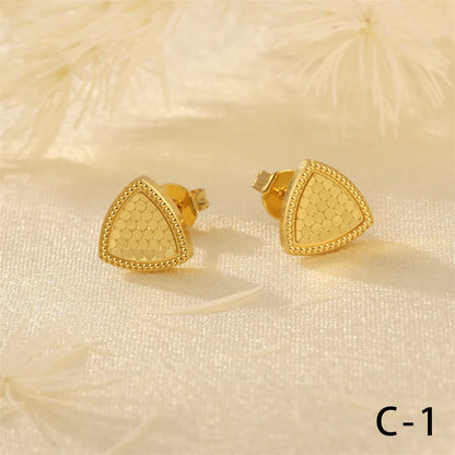 1 Piece Simple Style Cross Heart Shape Crown Plating Copper 18k Gold Plated Ear Studs