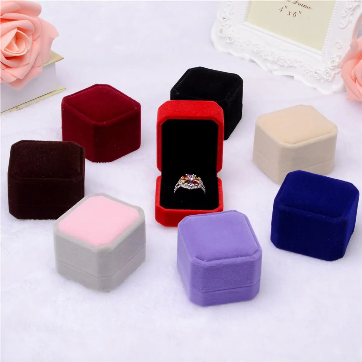 1 Piece Simple Style Geometric Solid Color Flannel Jewelry Boxes