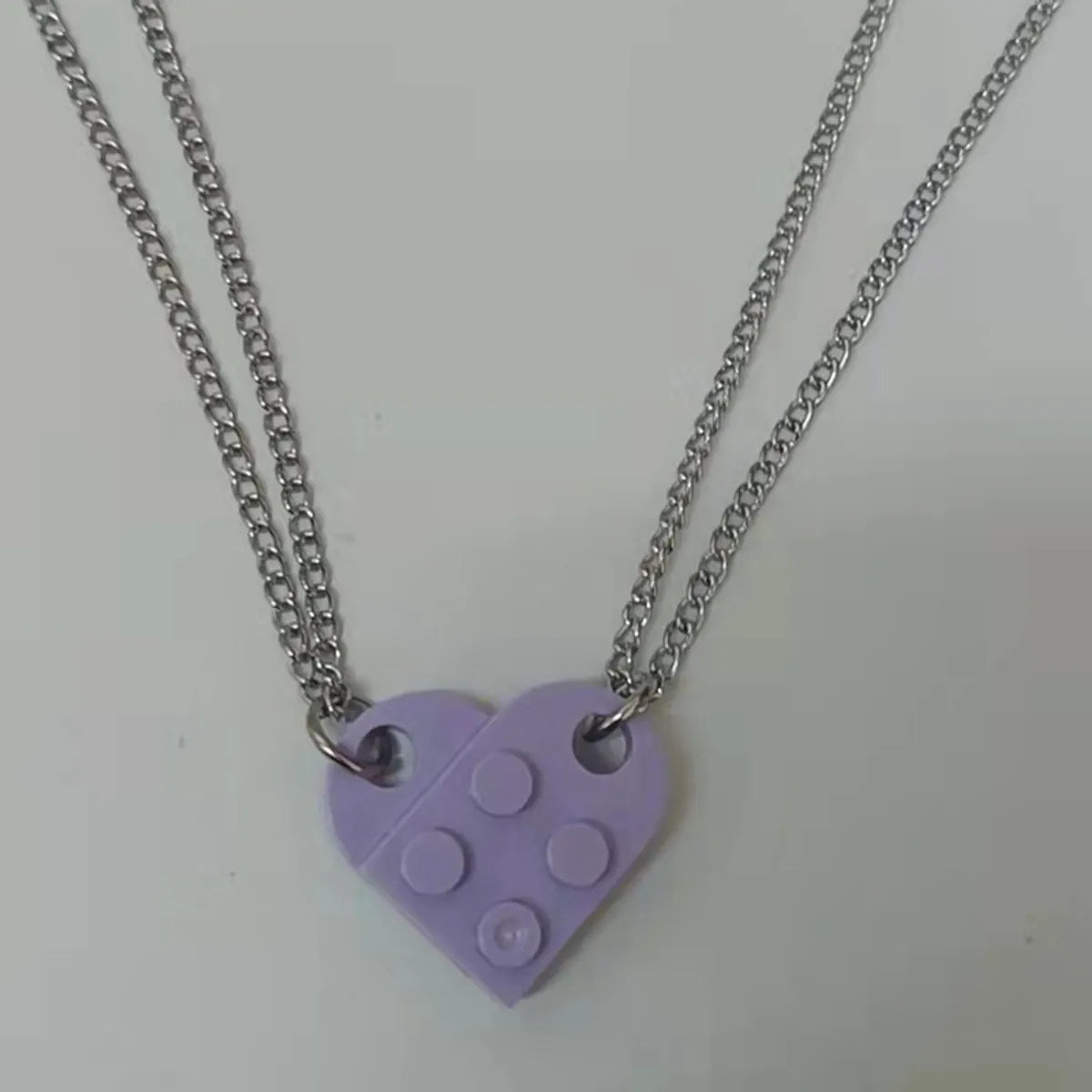 1 Piece Simple Style Heart Shape Alloy Plastic Patchwork Couple Pendant Necklace