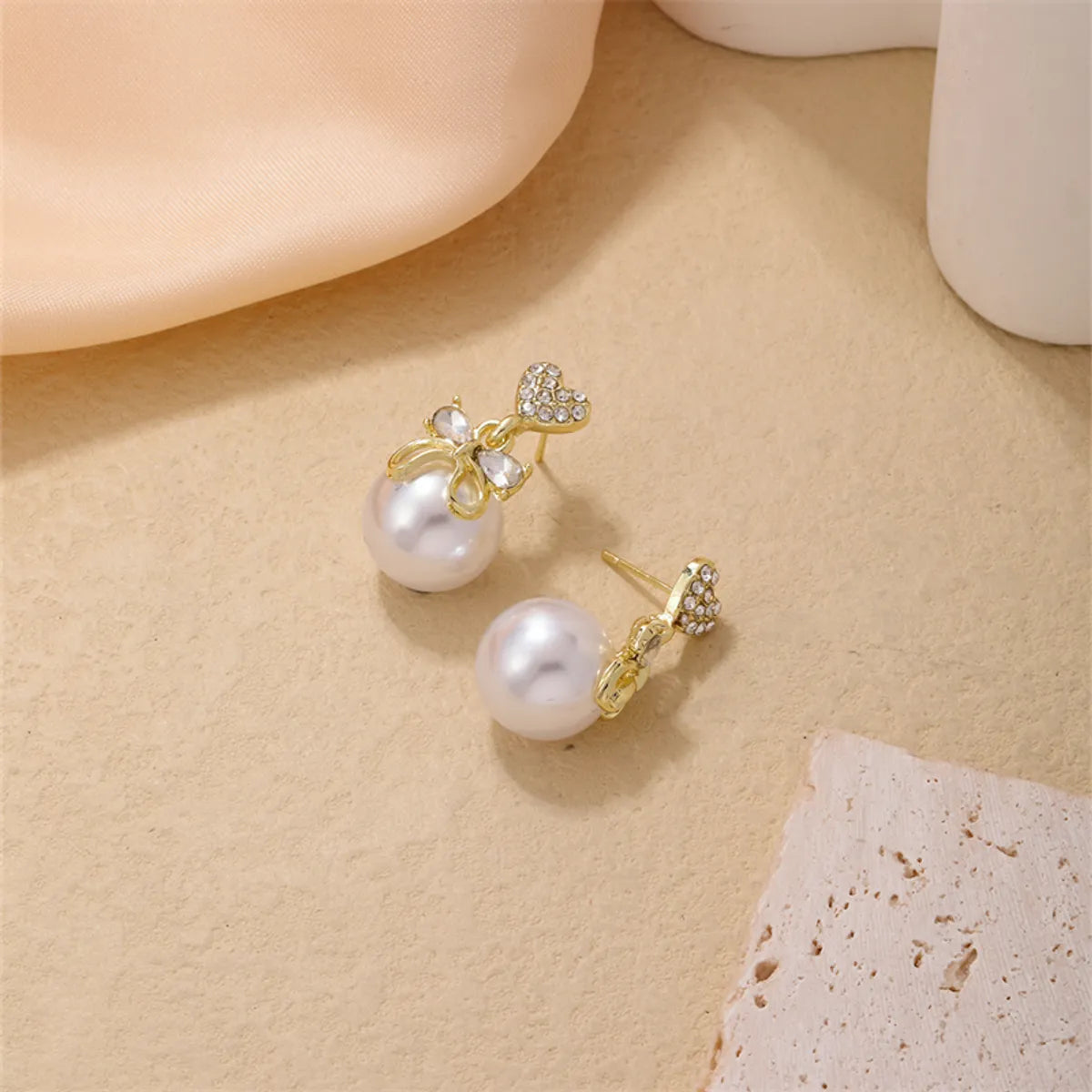 1 Piece Simple Style Heart Shape Bow Knot Plating Inlay Copper Pearl Zircon Gold Plated Ear Studs