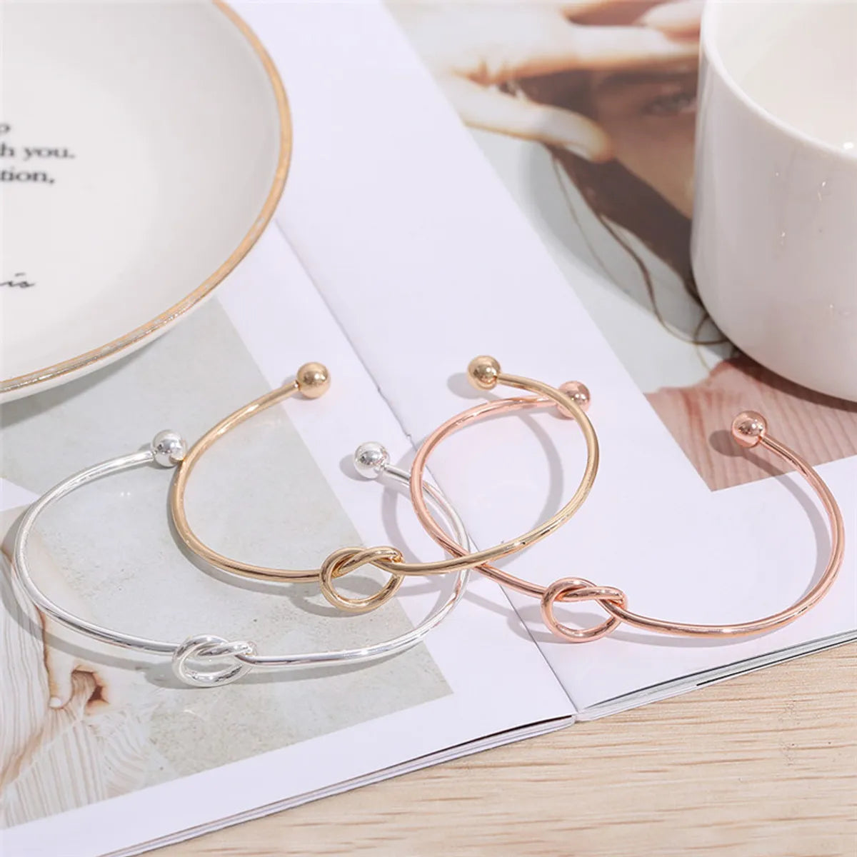 1 Piece Simple Style Knot Alloy Plating Hollow Out Rose Gold Plated Gold Plated Silver Plated Women's Bangle