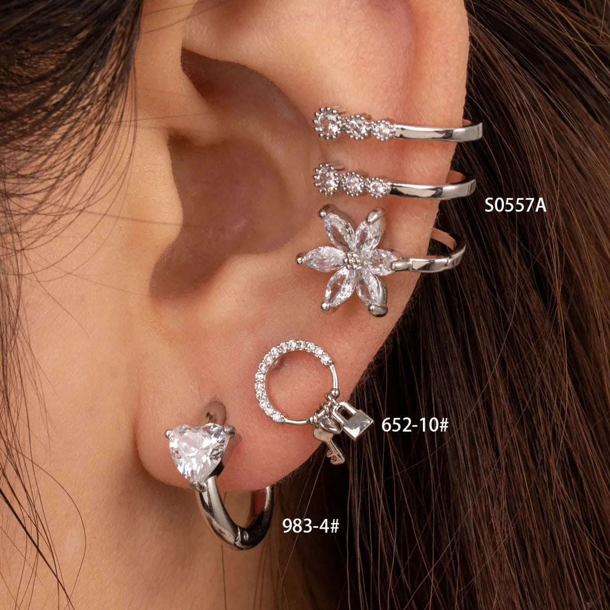 1 Piece Simple Style Round Heart Shape Flower Inlay Stainless Steel Copper Zircon Hoop Earrings