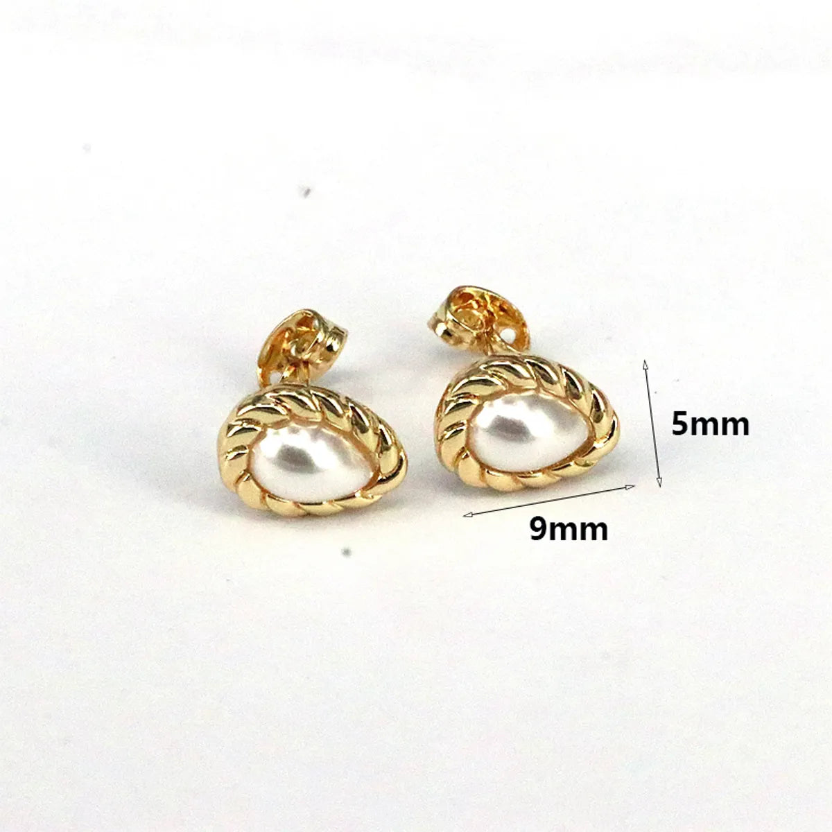 1 Piece Simple Style Shiny Heart Shape Plating Inlay Copper Pearl 18k Gold Plated Ear Studs