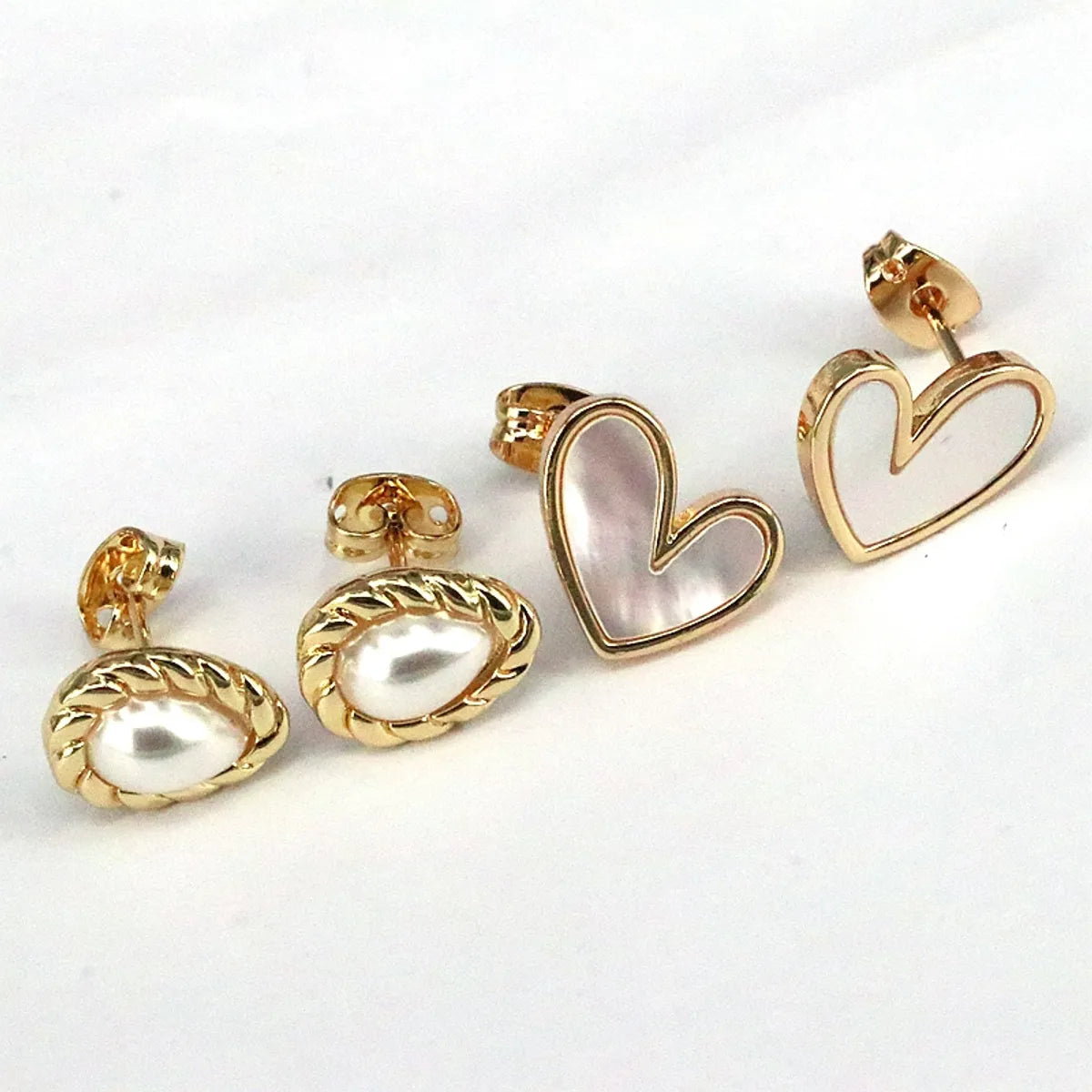 1 Piece Simple Style Shiny Heart Shape Plating Inlay Copper Pearl 18k Gold Plated Ear Studs