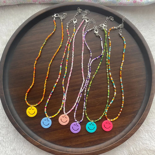 1 Piece Simple Style Smile Face Resin Beaded Women'S Pendant Necklace