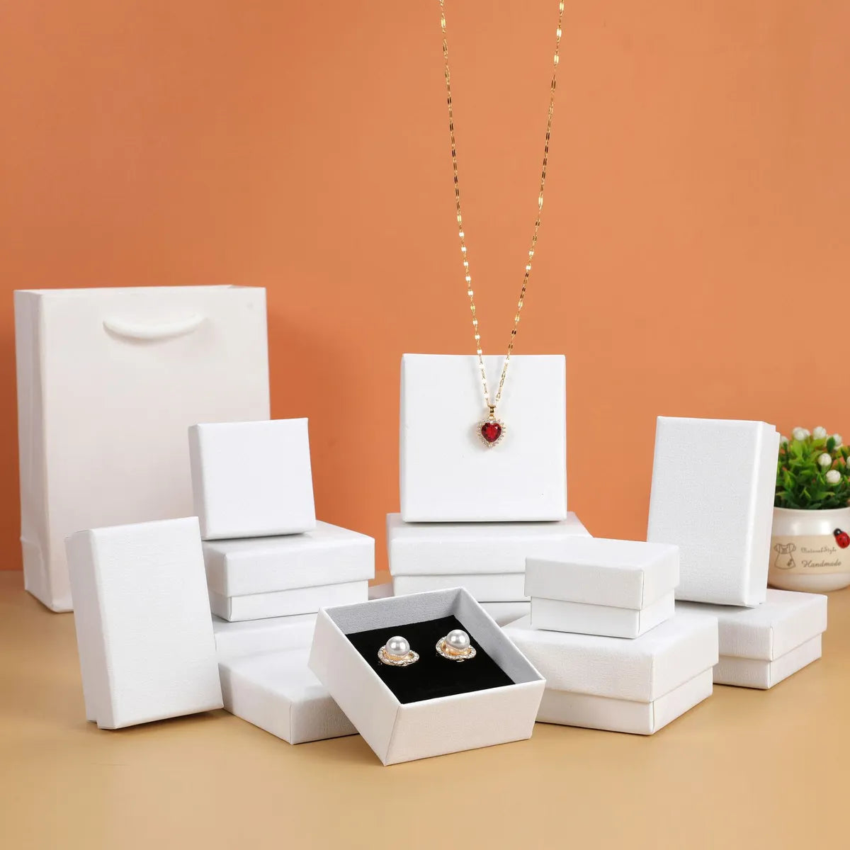 1 Piece Simple Style Solid Color Paper Jewelry Boxes