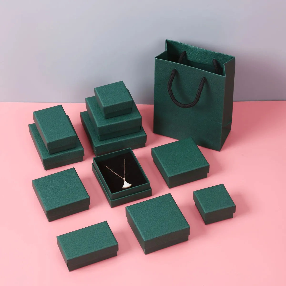 1 Piece Simple Style Solid Color Paper Jewelry Boxes