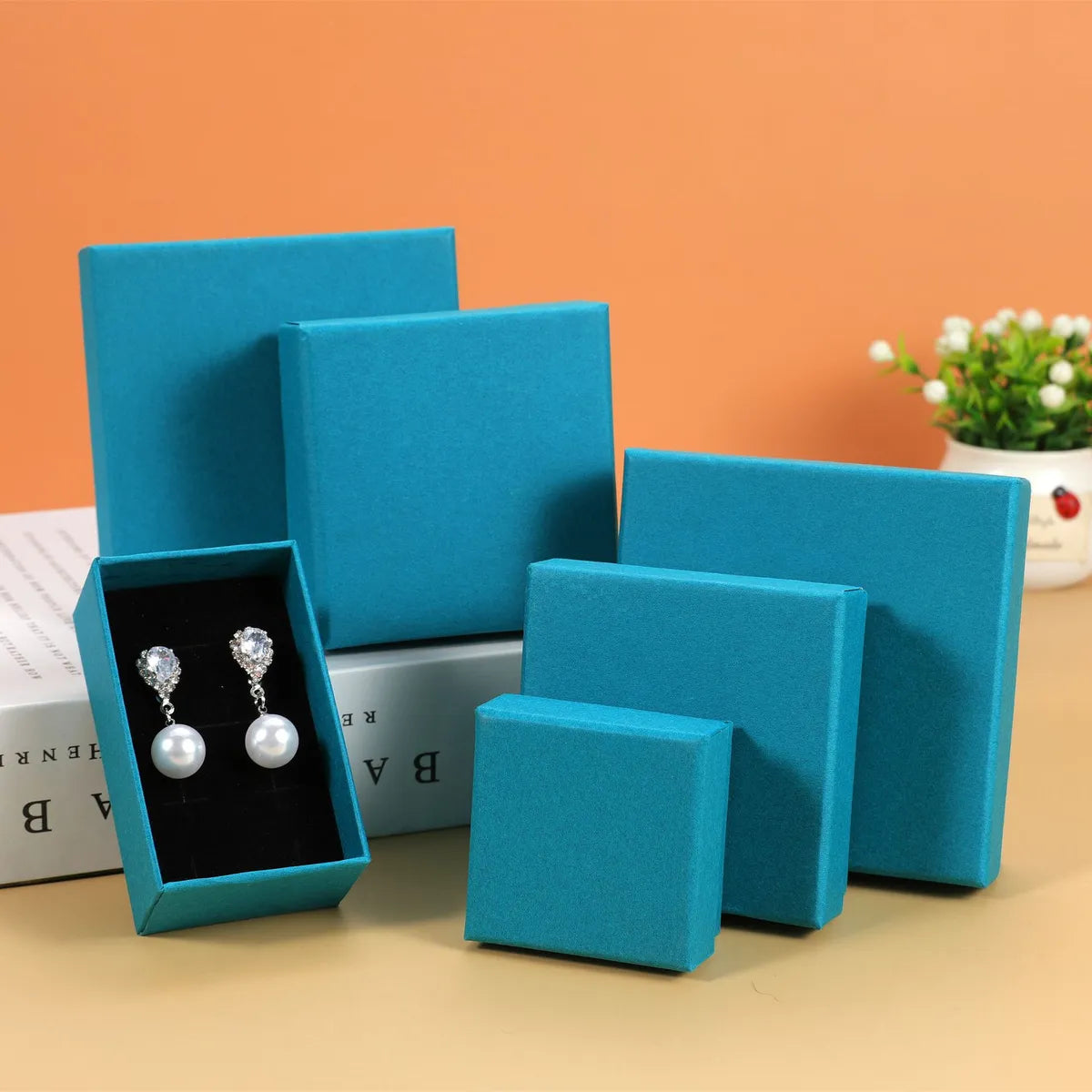 1 Piece Simple Style Solid Color Paper Jewelry Boxes