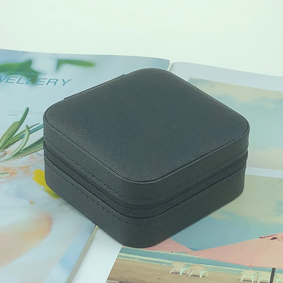 1 Piece Simple Style Solid Color Pu Leather Jewelry Boxes