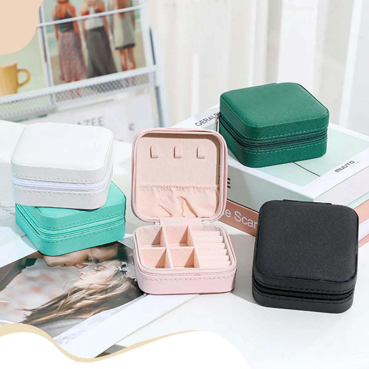 Simple Style Solid Color Pu Leather Plastic Flannel Jewelry Boxes