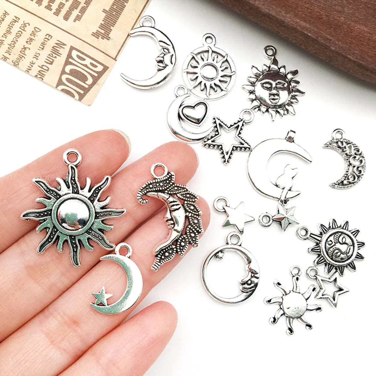 1 Piece Simple Style Sun Star Moon Alloy Plating Pendant Jewelry Accessories