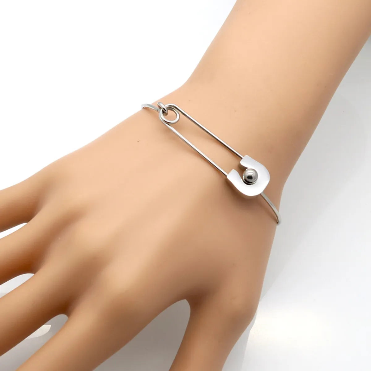 1 Piece Simple Style U Shape Titanium Steel Plating Bangle