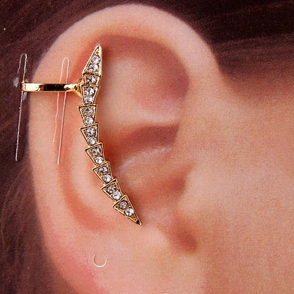 1 Piece Sweet Artistic Shiny Triangle Inlay Zinc Alloy Rhinestones Gold Plated Ear Cuffs