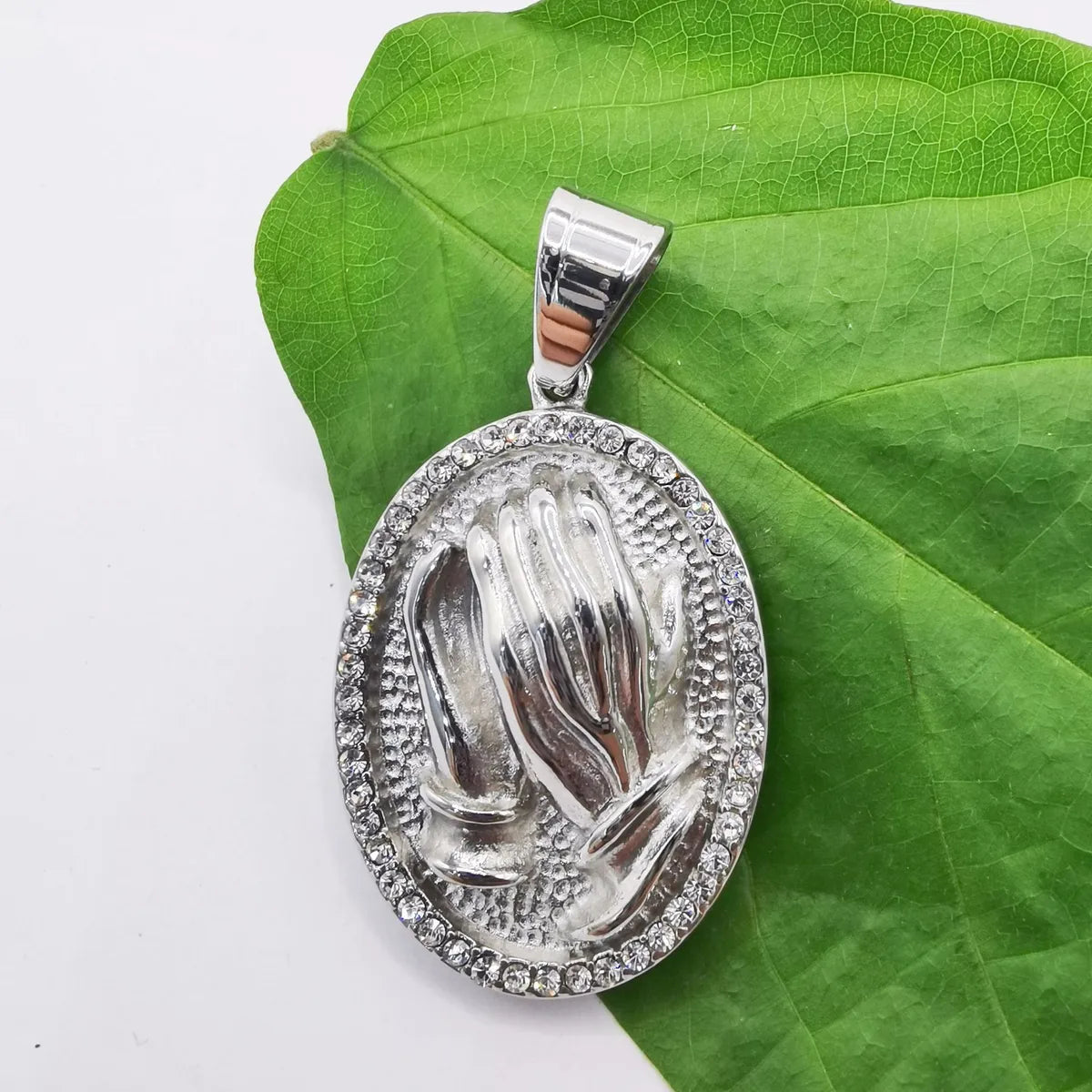 1 Piece Titanium Steel Hand Oval Pendant