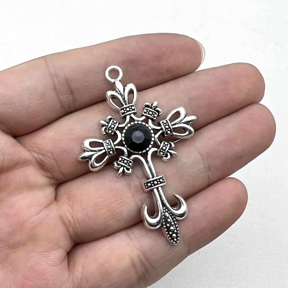 1 Piece Zinc Alloy Rhinestones Cross Pendant