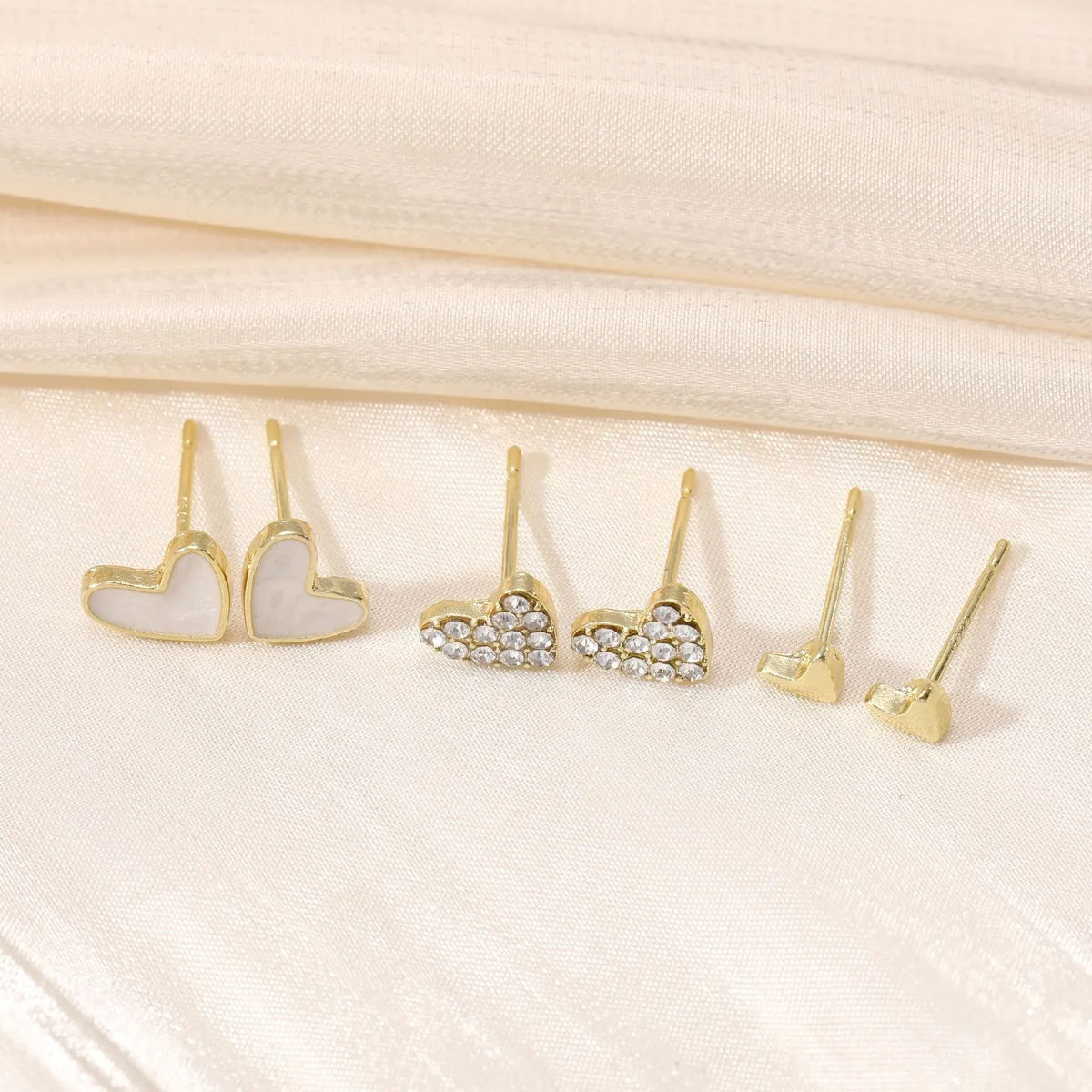 1 Set Cute Simple Style Heart Shape Inlay Alloy Zircon Ear Studs