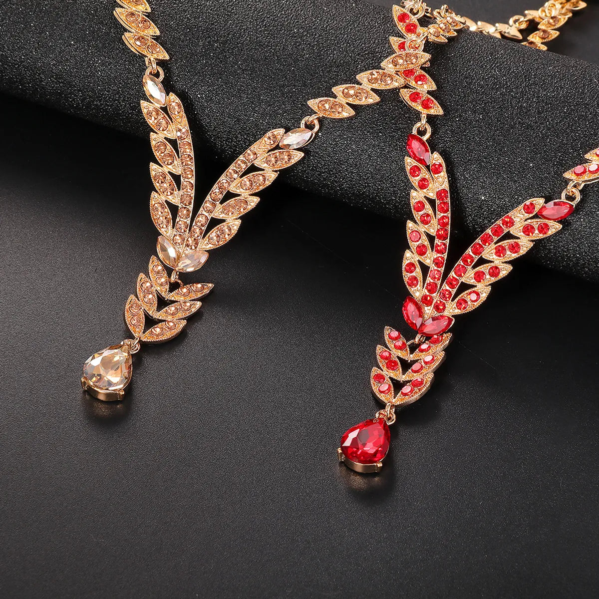 1 Set Elegant Leaf Water Droplets Alloy Glass Inlay Rhinestones Women's Earrings Necklace