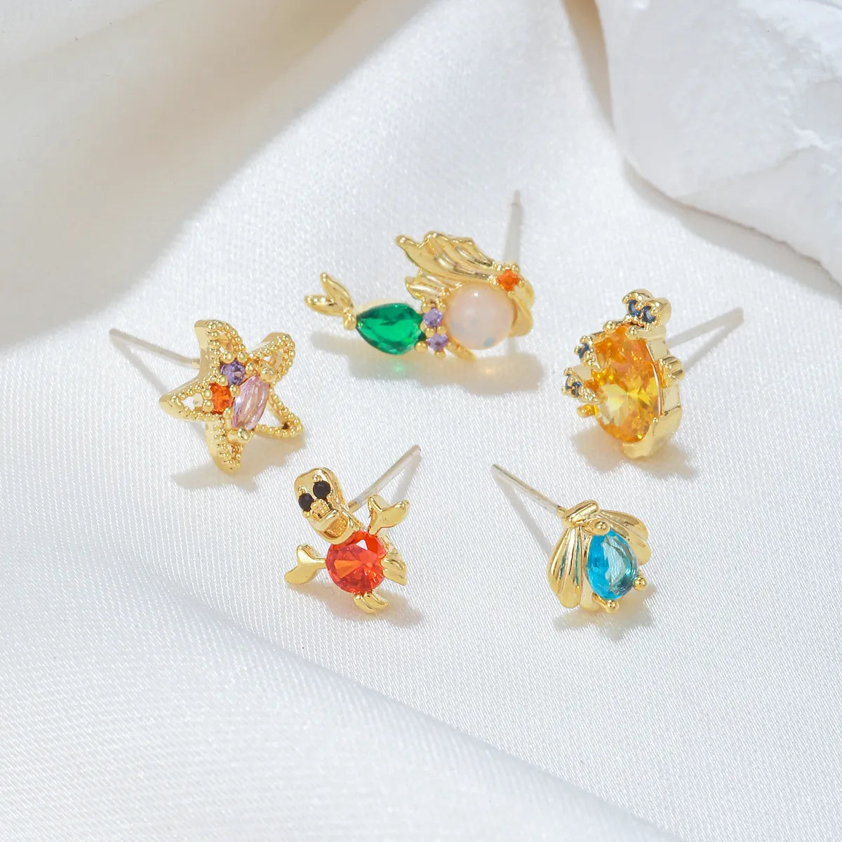 1 Set Elegant Simple Style Geometric Mermaid Plating Inlay Imitation Pearl Brass Zircon 18k Gold Plated Ear Studs