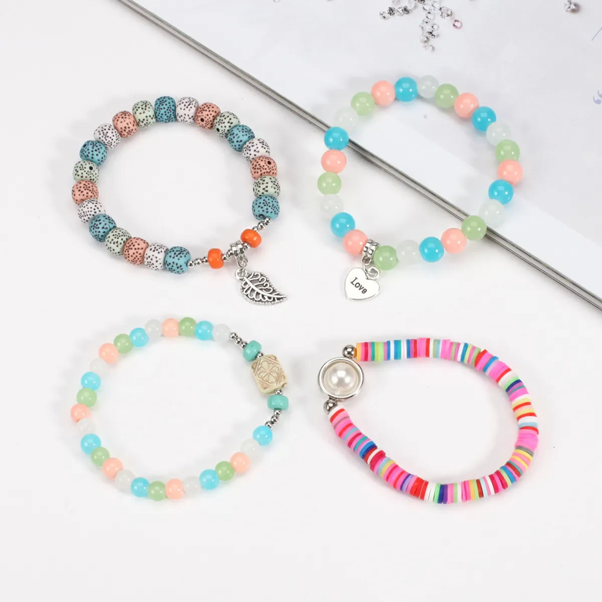 1 Set Ethnic Style Geometric Letter Heart Shape Beaded Arylic Alloy Women's Bracelets