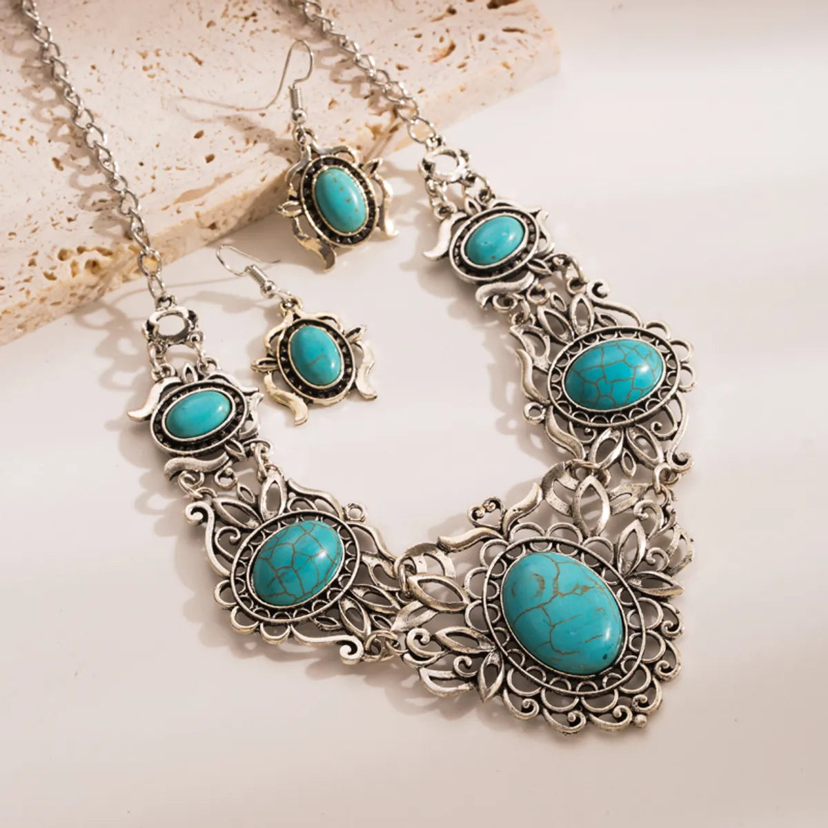 1 Set Ethnic Style Oval Alloy Inlay Turquoise Women'S Earrings Necklace