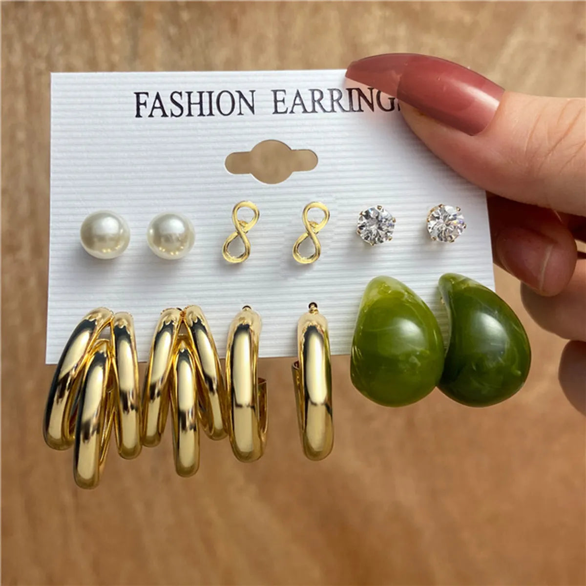 1 Set Fashion Heart Shape Alloy Inlay Rhinestones Pearl Women'S Drop Earrings Earrings Ear Studs