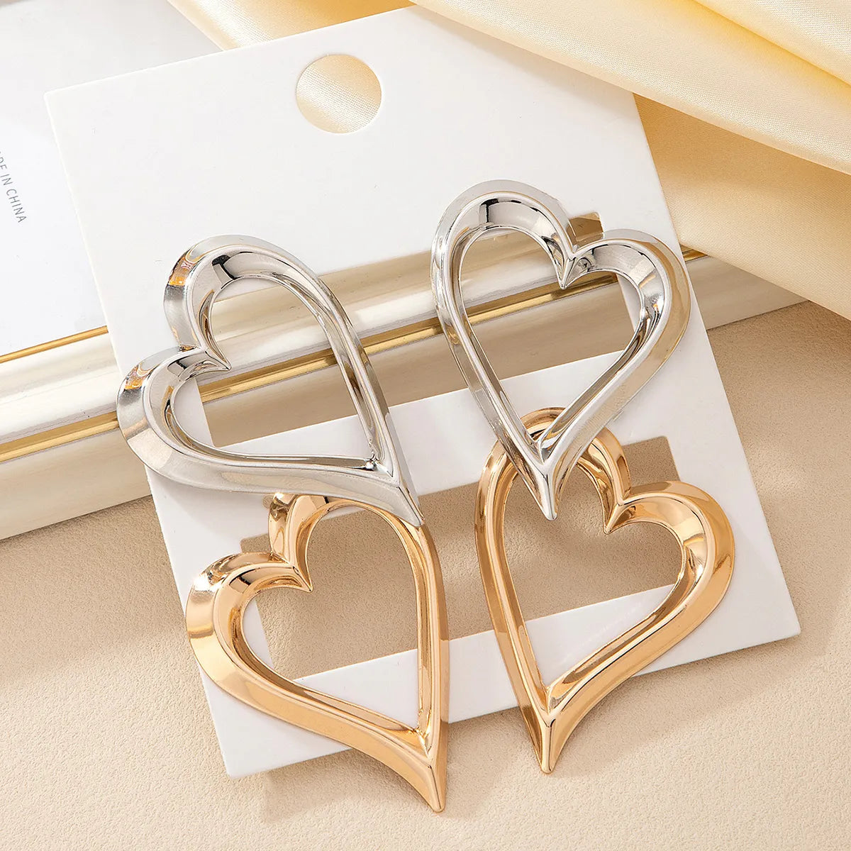 1 Set IG Style Exaggerated Irregular Heart Shape Iron Ear Studs