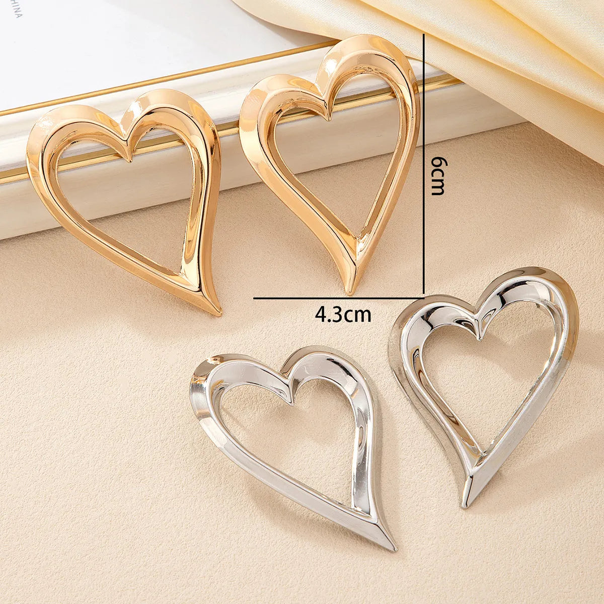 1 Set IG Style Exaggerated Irregular Heart Shape Iron Ear Studs