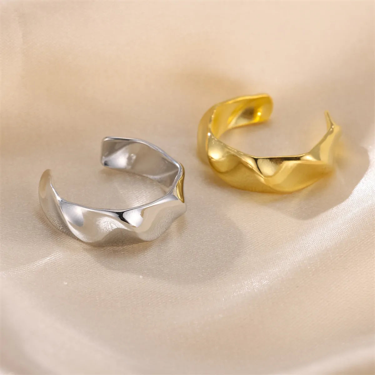 1 Women's Ins Style Simple Gold Stainless Steel Ring