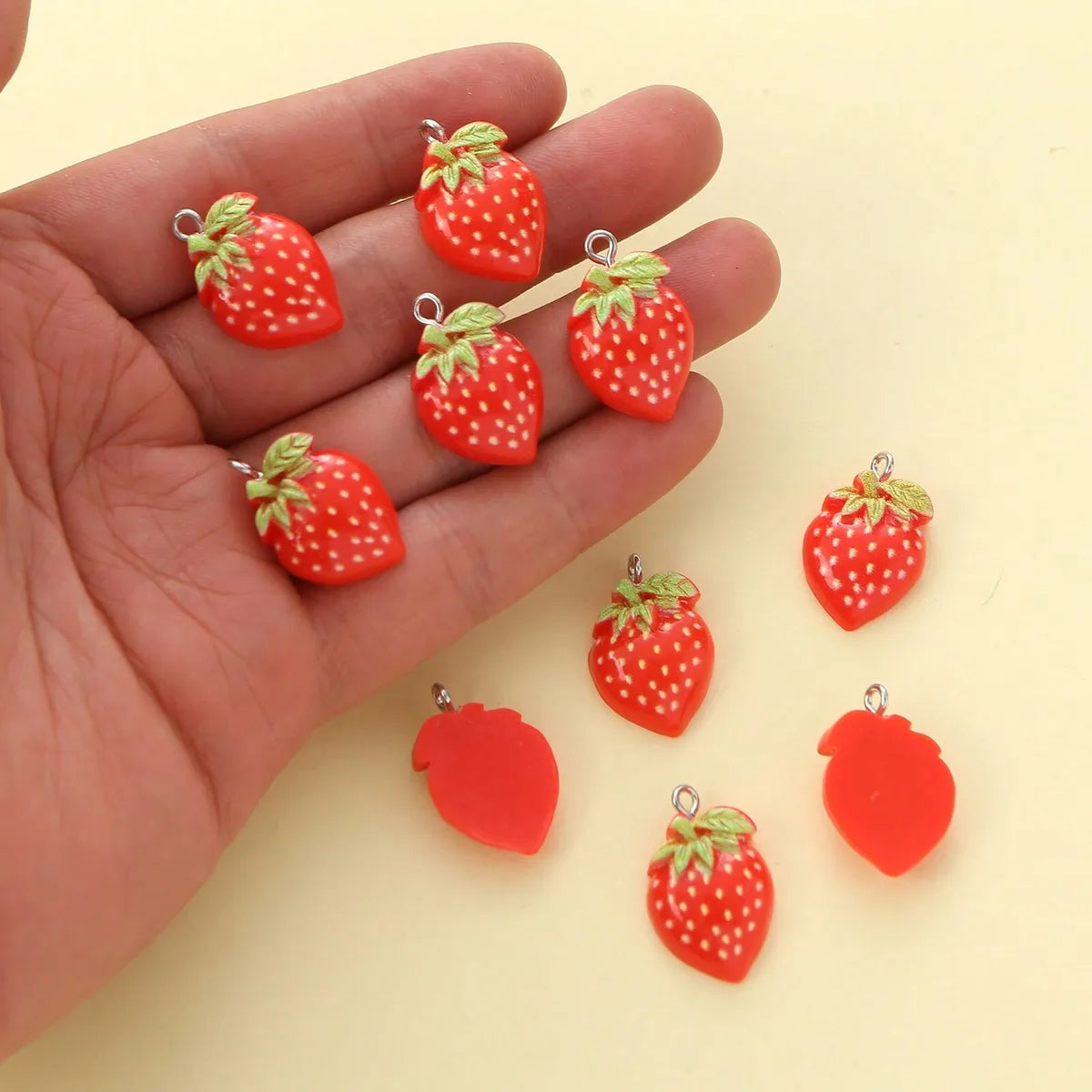 10 PCS/Package 1.7*2.5CM Hole Under 1mm Resin Fruit Strawberry Pendant