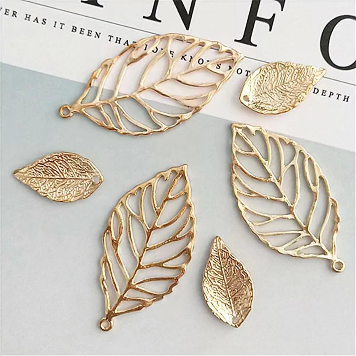 10 PCS/Package 21 * 52mm Metal Leaves Polished Pendant