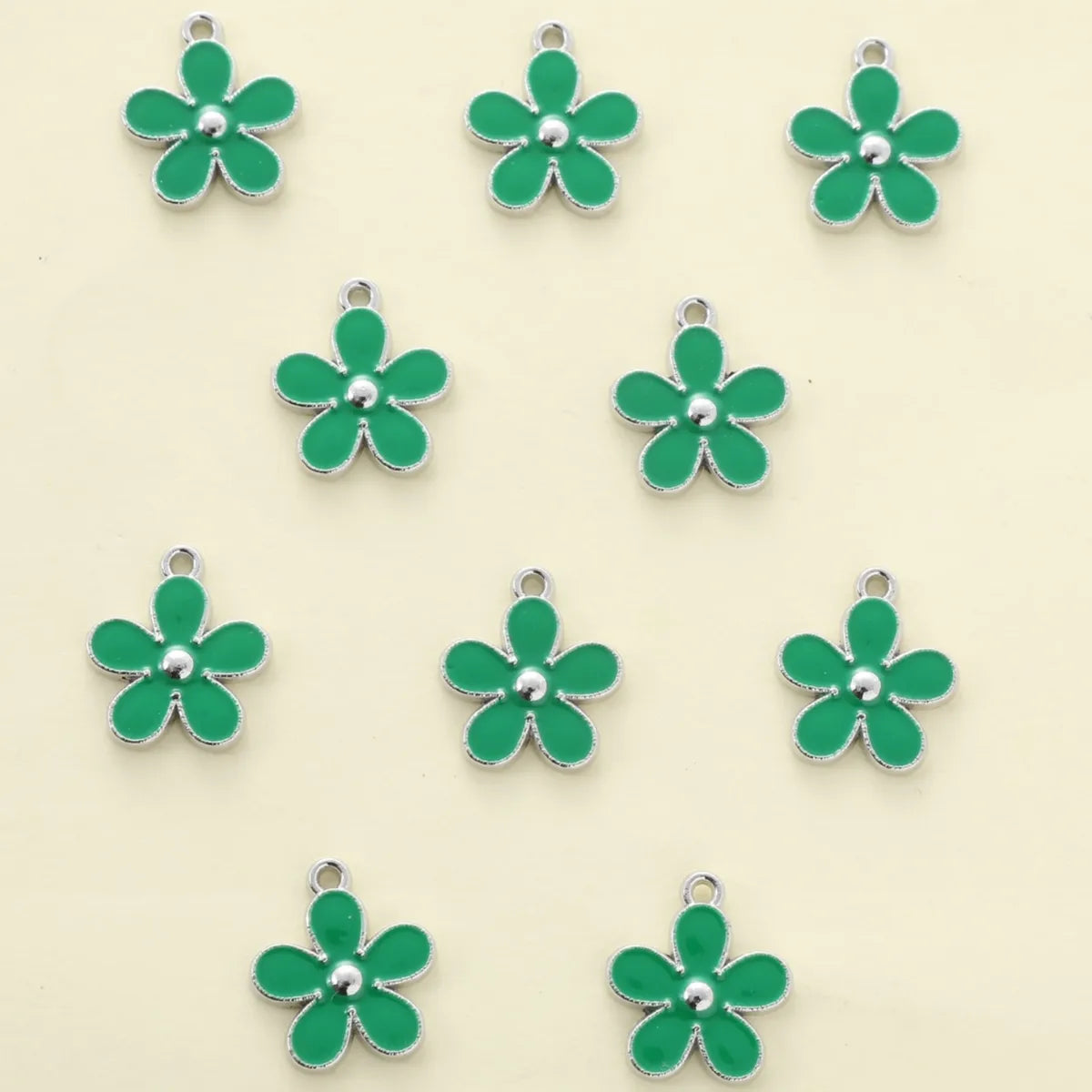 10 PCS/Package Hole Under 1mm Alloy Flower Pendant