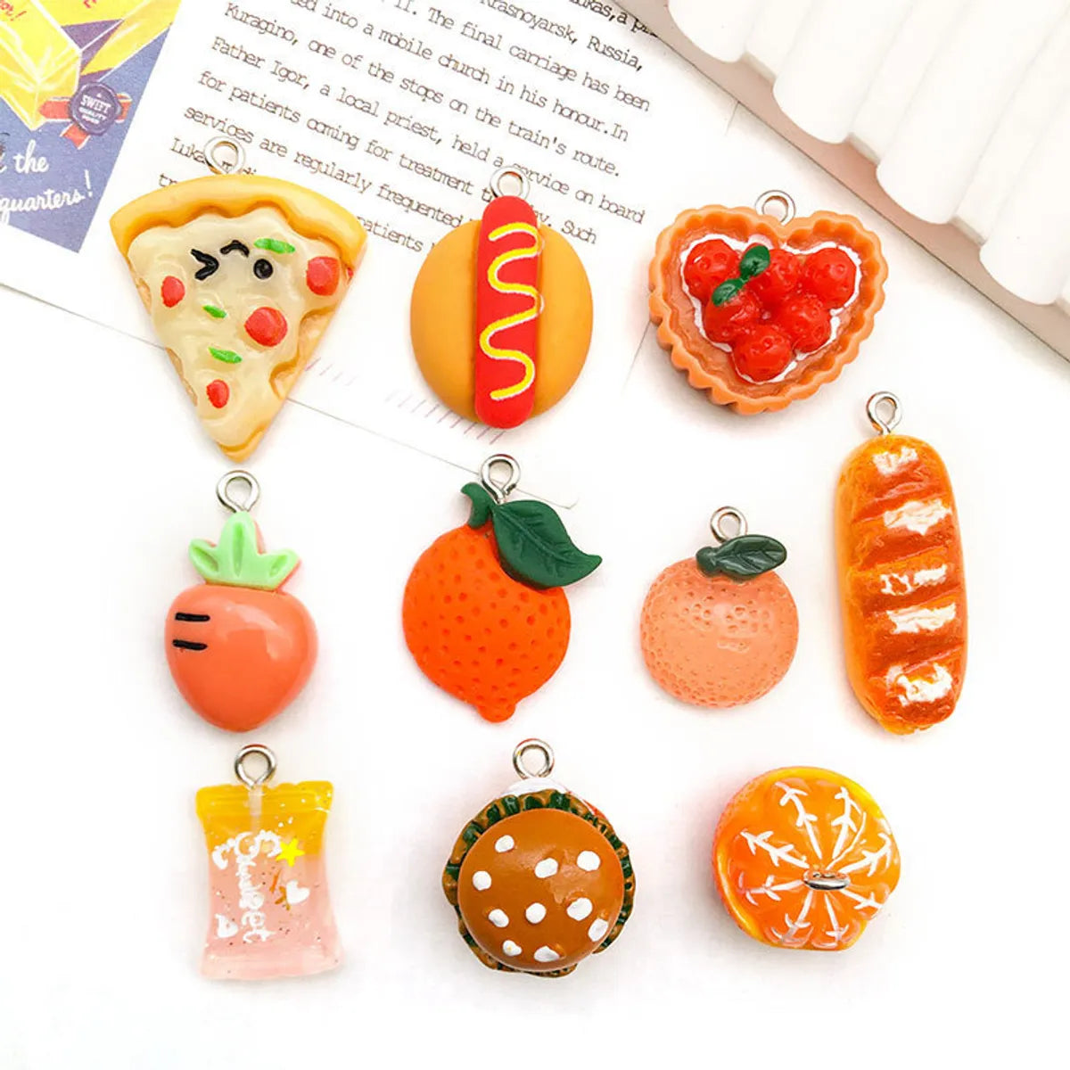 10 Pieces 10-30mm Resin Animal Fruit Dice Pendant