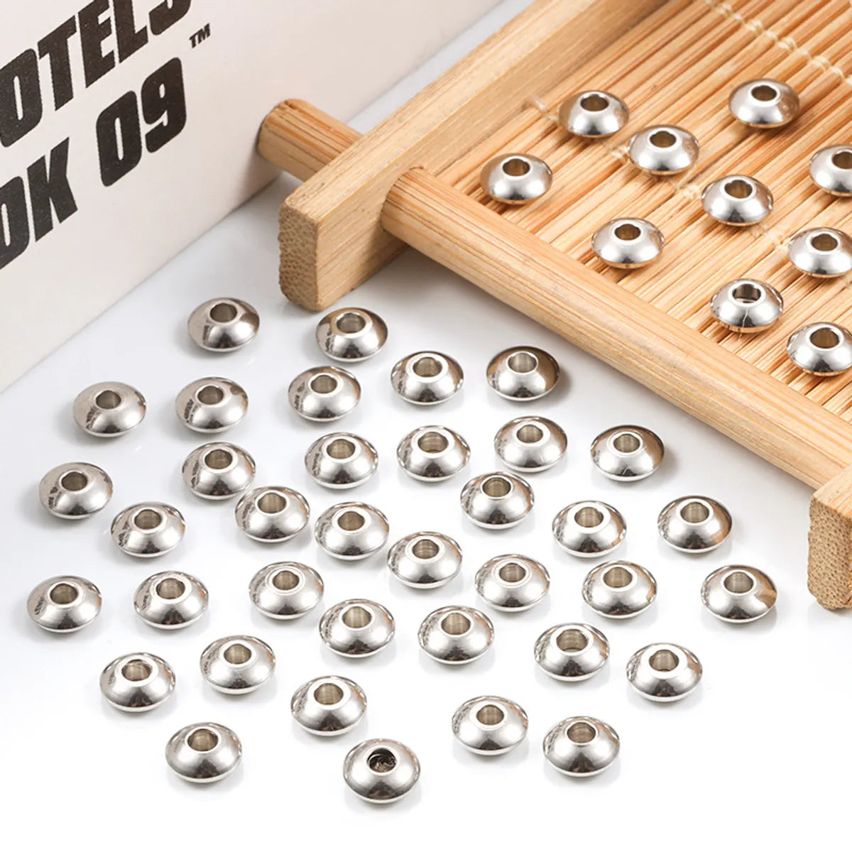 100 PCS/Package 6 * 2mm Hole 2~2.9mm Stainless Steel Solid Color Polished Beads