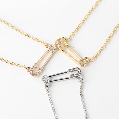 New Fashion Letter Uo Necklace Wild Hollow Diamond Pin Pendant Necklace Wholesale